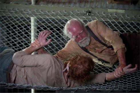 walking-dead-internment-hershel-walker