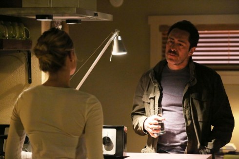 The Bridge - Episode 2.02 - Ghost of a Flea - Promotional Photo