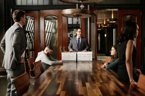 SCANDAL - "You Can't Take Command" - Everything comes to a head in the shocking season finale when Olivia and the team finally make some big moves to take down Command, and Mellie's fate is sealed as the election results are announced, on the season finale of "Scandal," THURSDAY, MAY 7 (9:00-10:00 p.m., ET) on the ABC Television Network. (ABC/Nicole Wilder) SCOTT FOLEY, GUILLERMO DIAZ, JOSHUA MALINA, KATIE LOWES, KERRY WASHINGTON