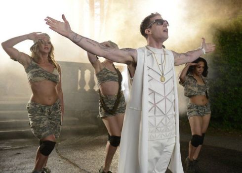 andy-samberg-debuts-finest-girl-bin-laden-song-music-video-on-snl